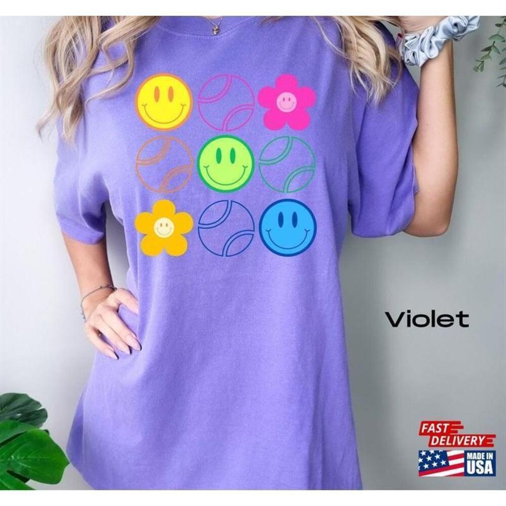 Retro Smiley Flowers Tennis Coaches Players Moms Fans Tshirt - Picture 1 of 4
